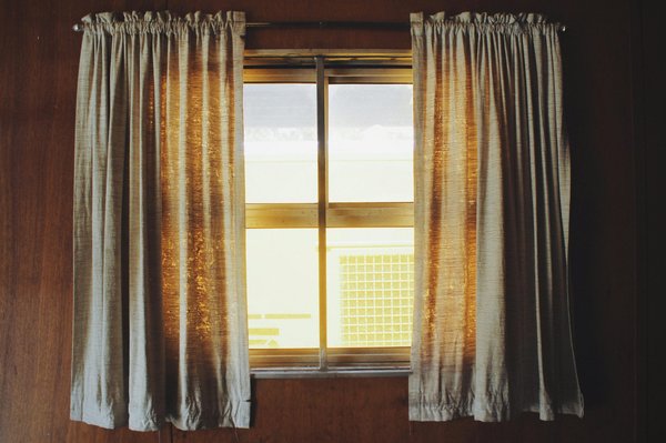 Rideaux anti froid : le choix parfait pour une maison chaleureuse